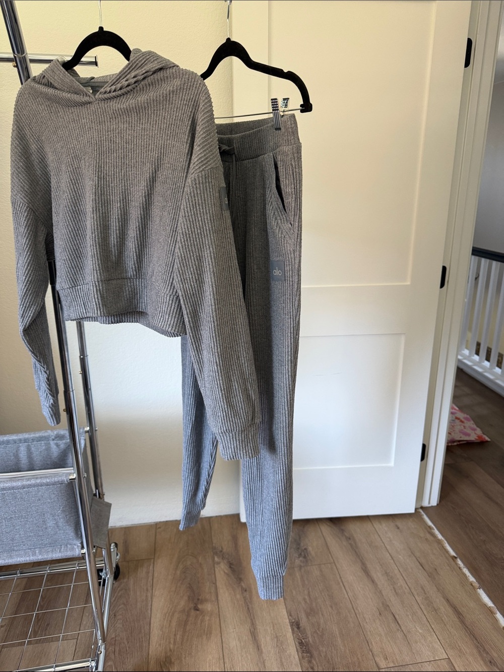 Women’s ALO Yoga Ribbed Hoodie & Joggers Set - Light Gray